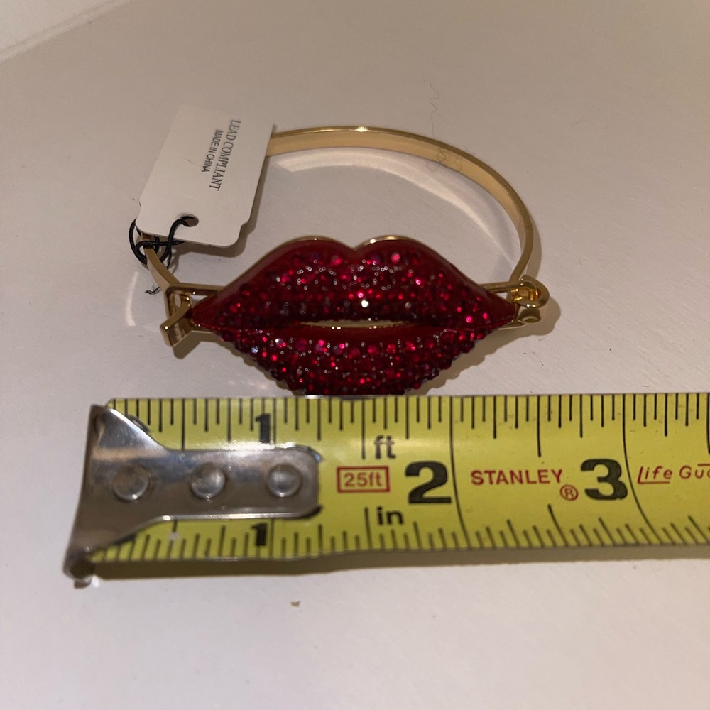 NWT Red Crystal Lips Bracelet RARE By Natasha Couture - Picture 5 of 9